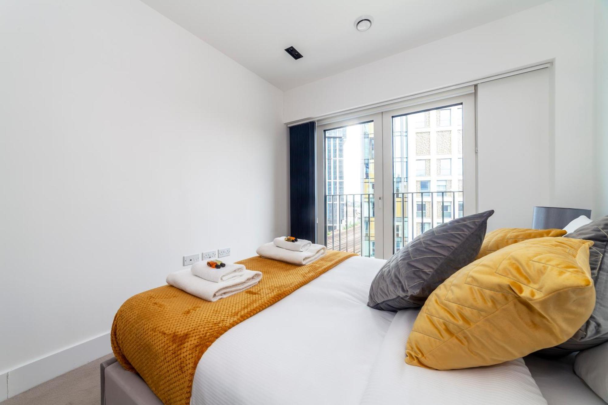 Stylish 2bdr Flat, Comm Garden I Smarthost * Londra