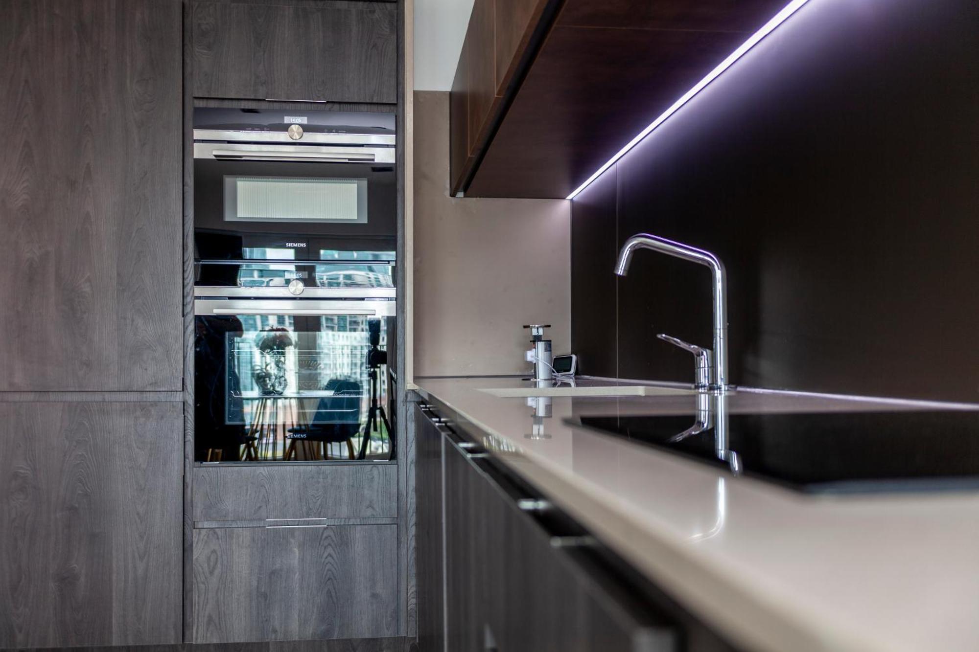 Stylish 2bdr Flat, Comm Garden I Smarthost Apartament