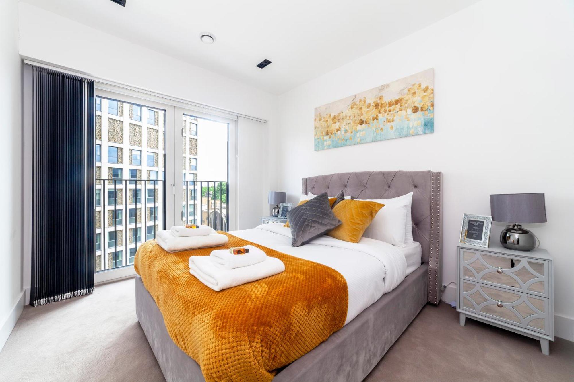 Stylish 2bdr Flat, Comm Garden I Smarthost Londra